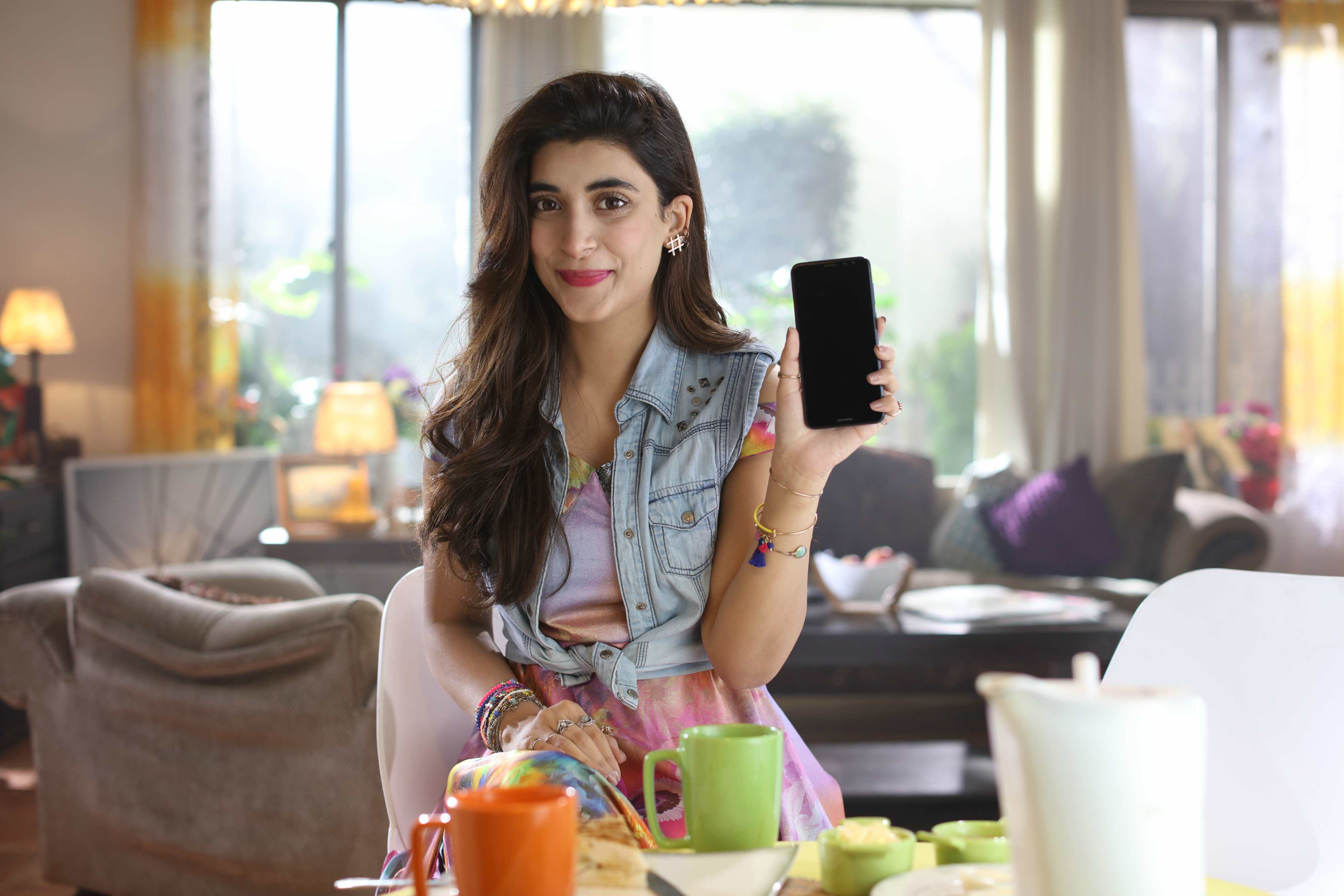 Urwa Hocane Tells All the Secrets of Taking Amazing Selfies with HUAWEI Mate 10 lite