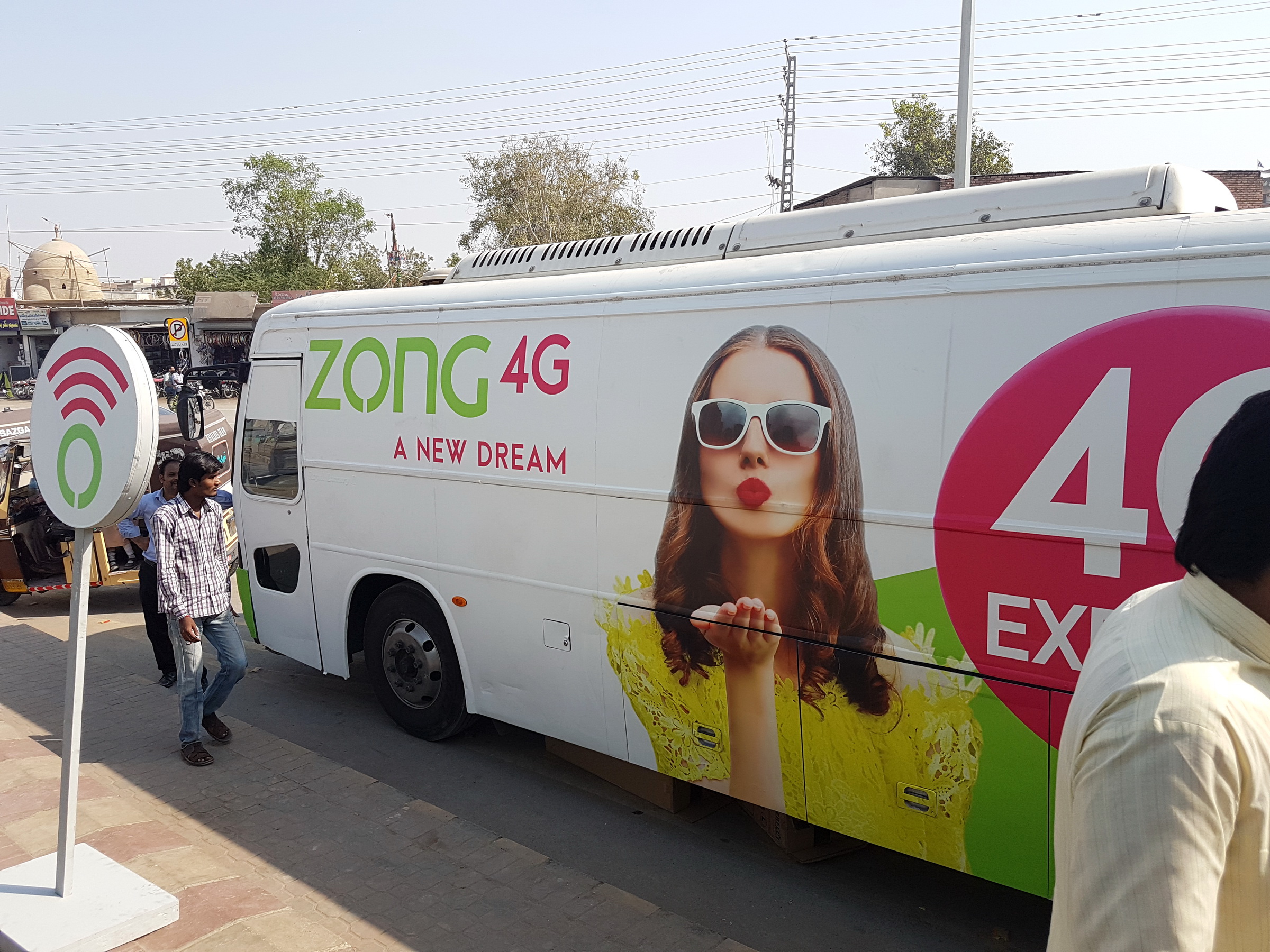 Zong Takes a Tour of Pakistan in Zong 4G Express Buses