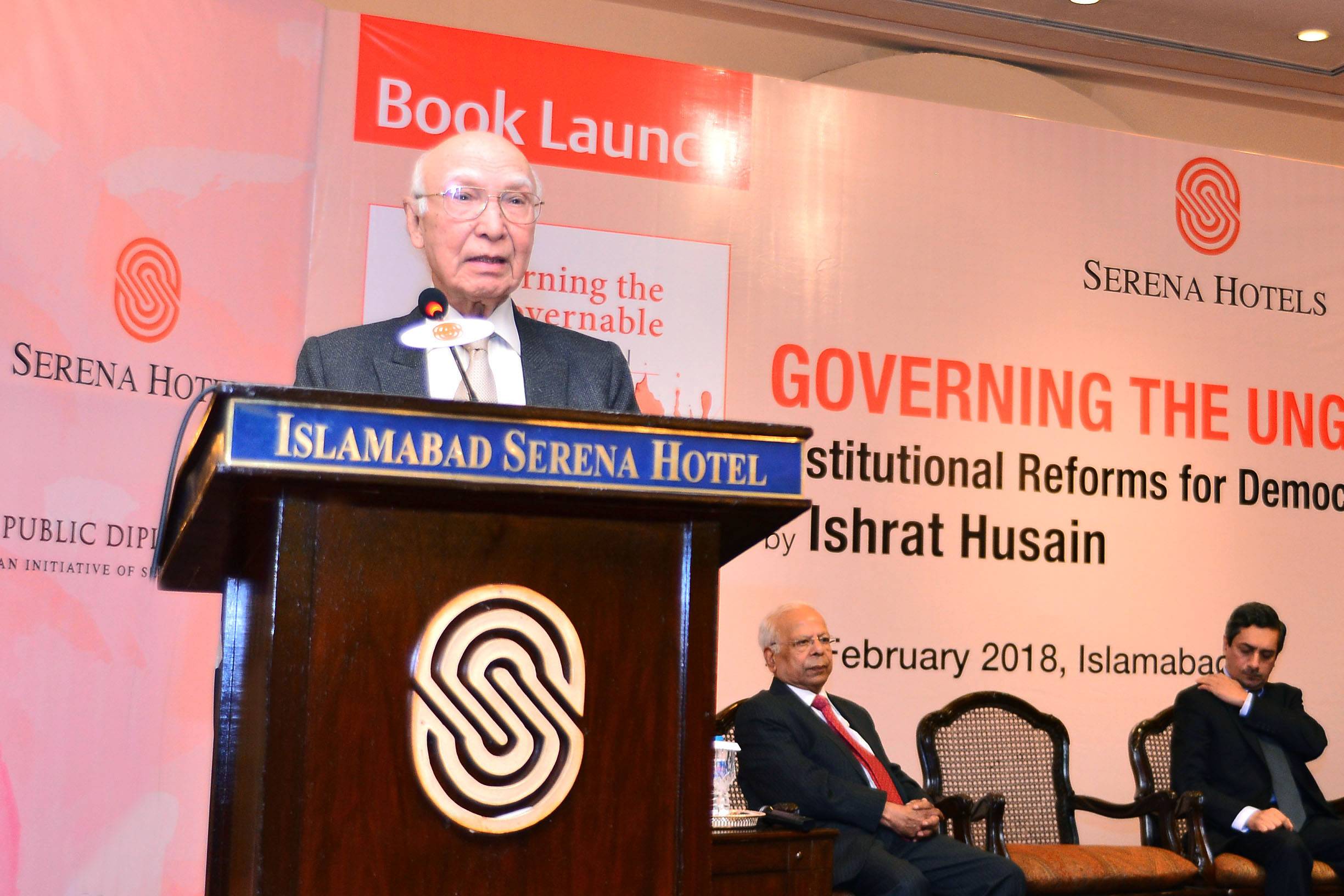 Ishrat Husain launches ‘Governing the Ungovernable’ at Serena Hotels
