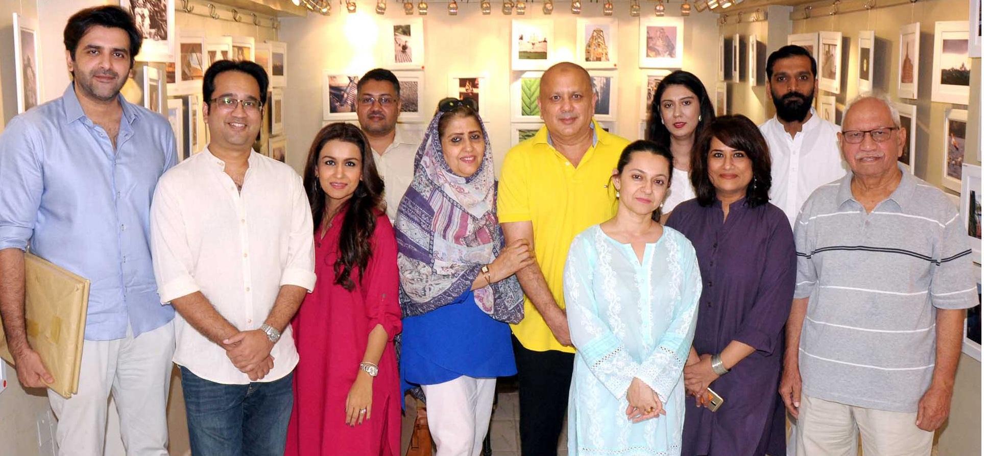 Latif Kapadia Memorial Welfare Trust holds Framed Photo Exhibition for the Cause in Collaboration with Aaj Ka Random & New Louvre Art Gallery to support