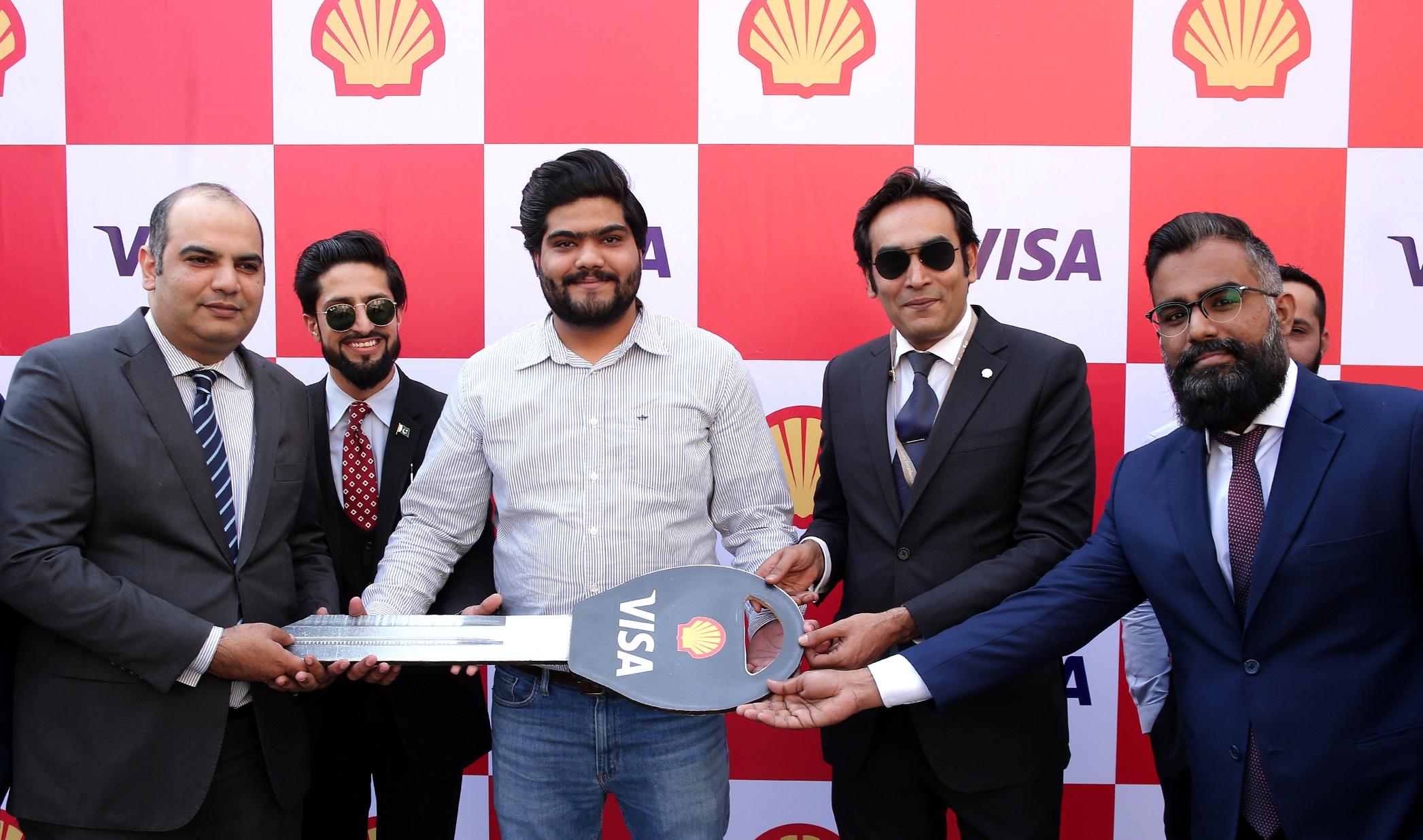 Shell and Visa present Honda Civic to the first prize winner