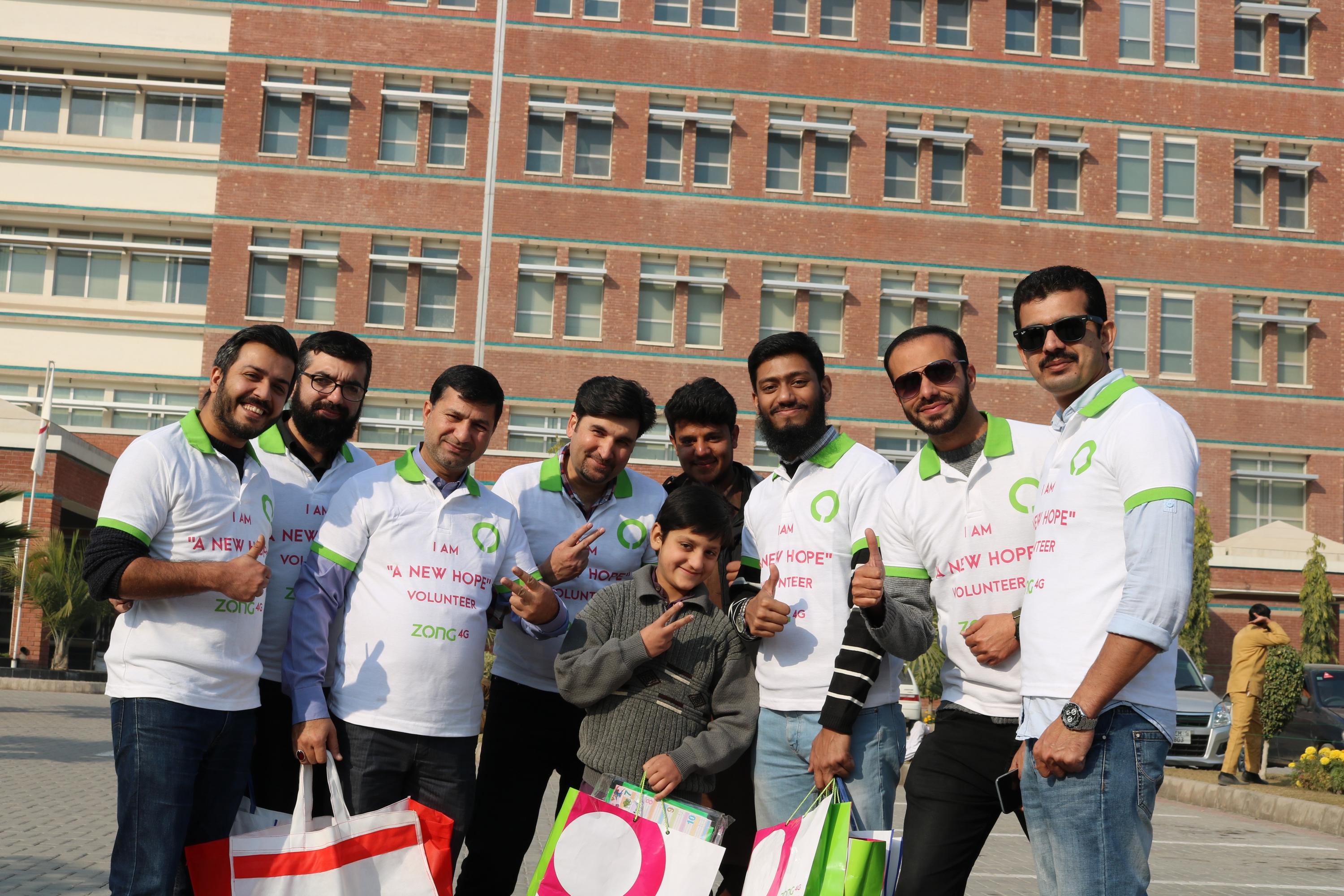 Hope everywhere, as Zong 4Gs Volunteers visit Shaukat Khanum, Peshawar