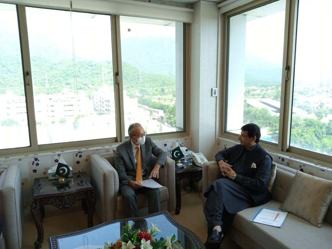 Japan ambassador calls on Federal Minister for IT Syed Amin Ul Haque