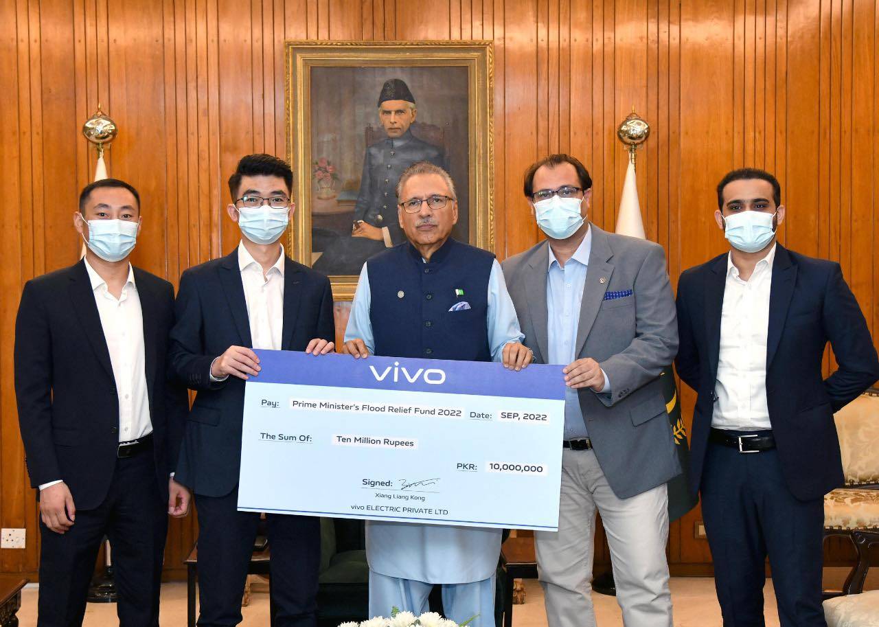 President Alvi Applauds Flood Relief & Rehabilitation Efforts of vivo Pakistan
