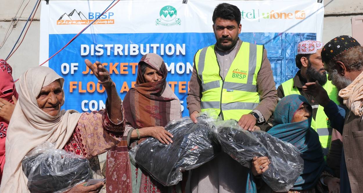 PTCL Group provides winter jackets to keep the flood affected communitieswarm during the extreme weather