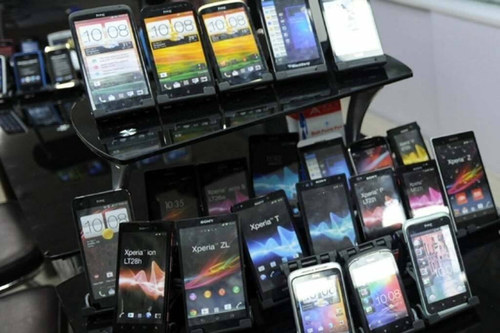 Smartphone Surge: Mobile Phone Imports in Pakistan Skyrocket 138% YoY