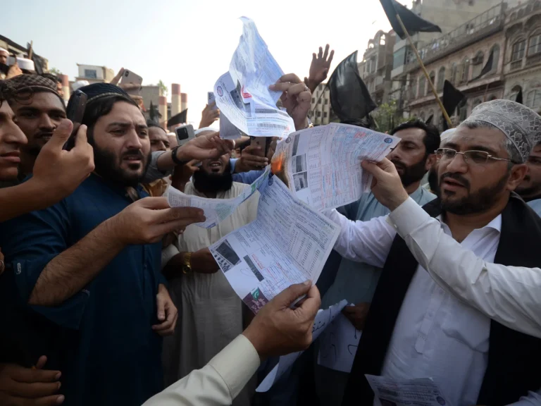 Residents of Bahria Town Protest Against Unjust Electricity Bills