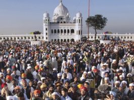 Sikh Pilgrims from Great Britain Visit Baba Farid's Shrine in Pakpattan