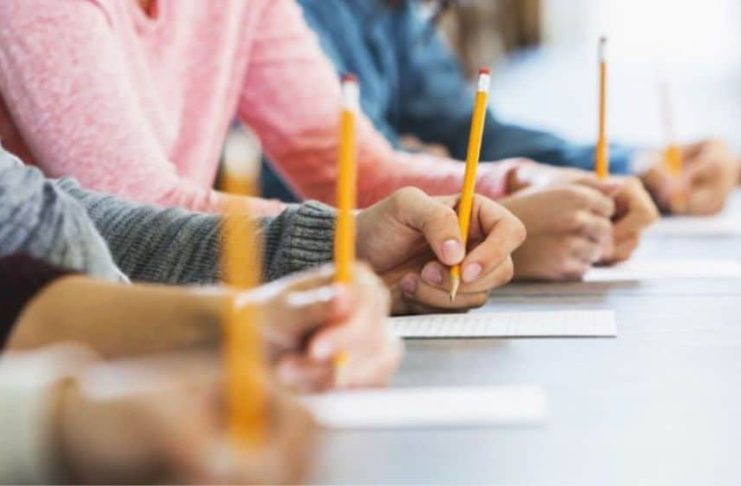 Good news for students and the planet! The Sindh government, led by Chief Minister Syed Murad Ali Shah, made big decisions