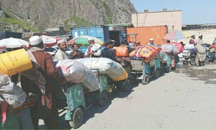 Pakistan Introduces One-Year Multiple-Entry Visas for Afghan Drivers and Transporters