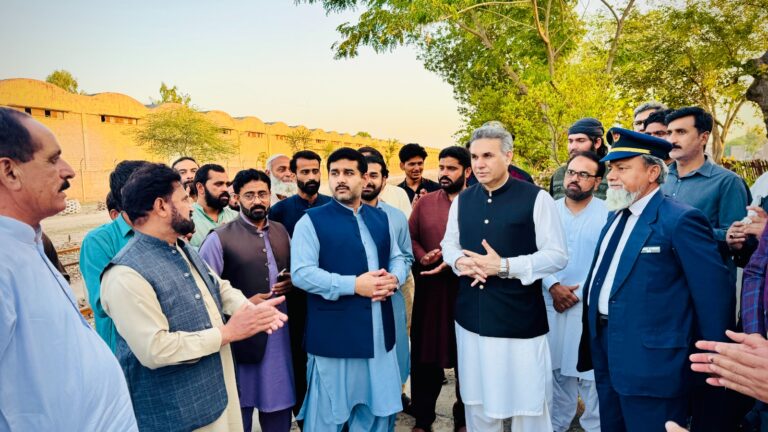 Jhang: Railway Facilities Reviewed, Assurance Given for Restoration of Suspended Train