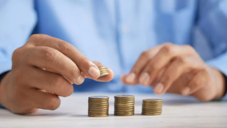 Expert Says Pakistan Needs Better Health Insurance for Everyone