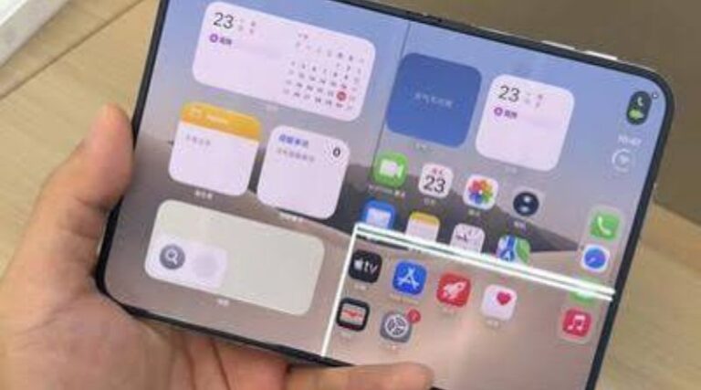 iPhone Duo Owners Report Screen Cracks Along Hinge Shortly After Launch