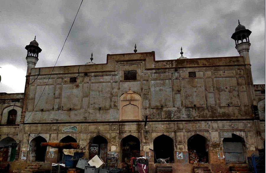 Historical Badshahi Masjid in Chiniot