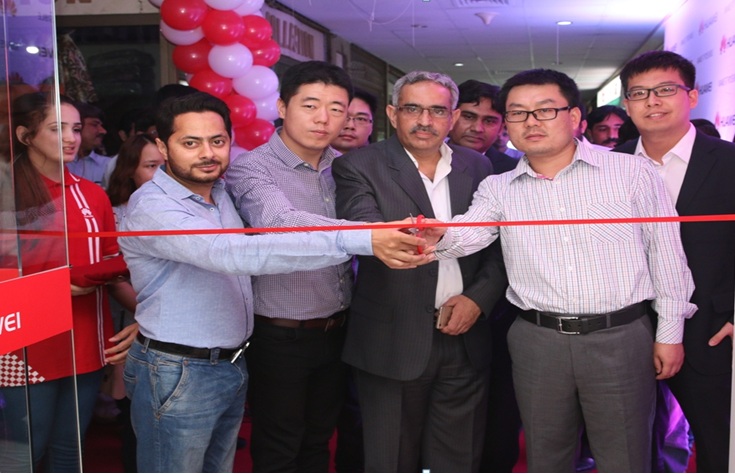 Huawei inaugurates Service Centre at Siddique Trade Centre  Lahore