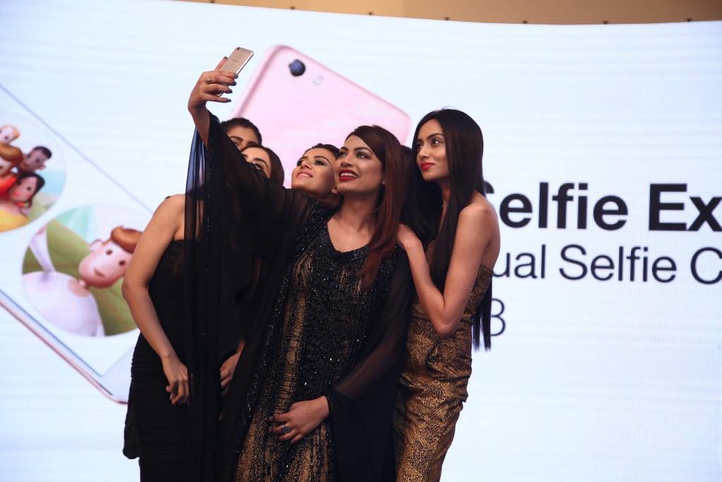 OPPO launches Selfie Expert F3 For Mid-Range Market To Leverage The Group Selfie Trend