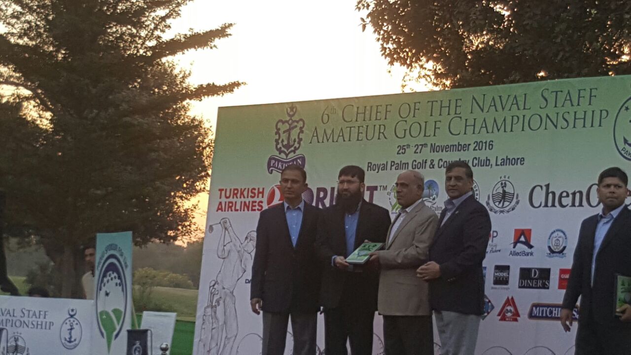 Governor Punjab Presents ‘Golf-Sponsor Award’ to Samsung