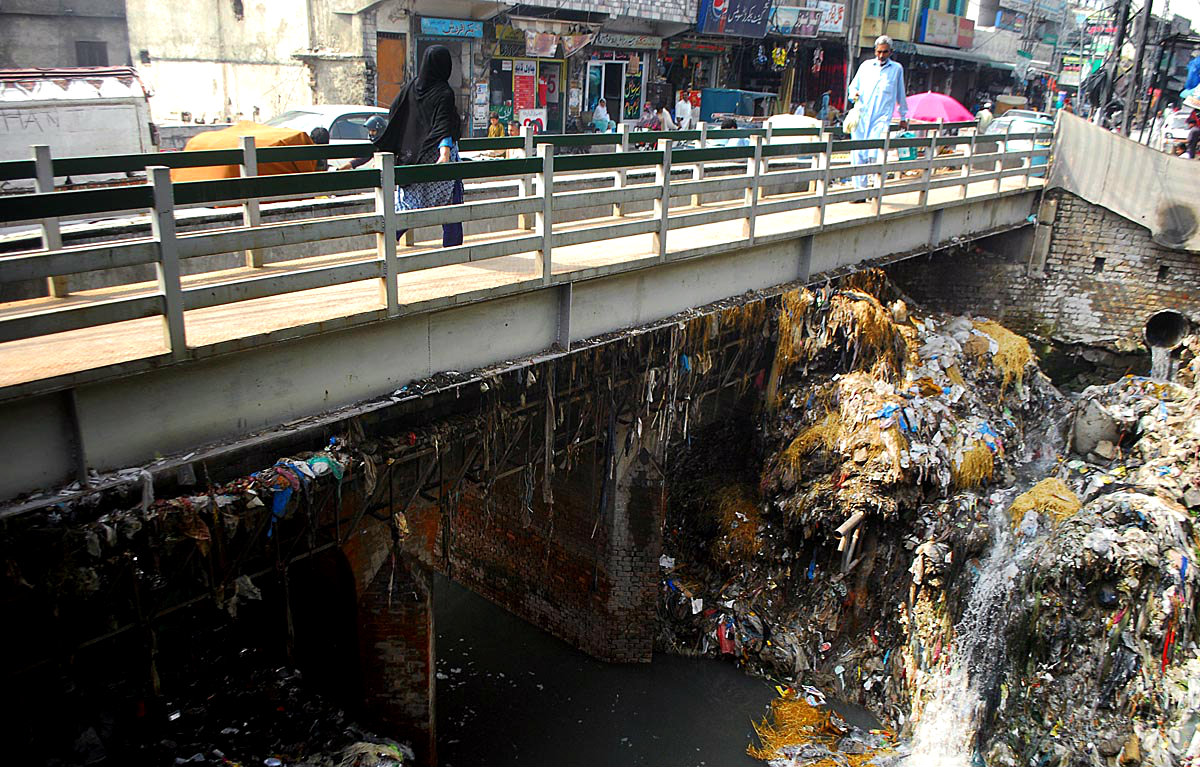 Rawalpindi :People Walk On Unsafe Bridge
