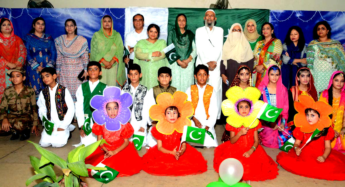 Deaf Children Posing For Group Photo With Director Miraj Gul