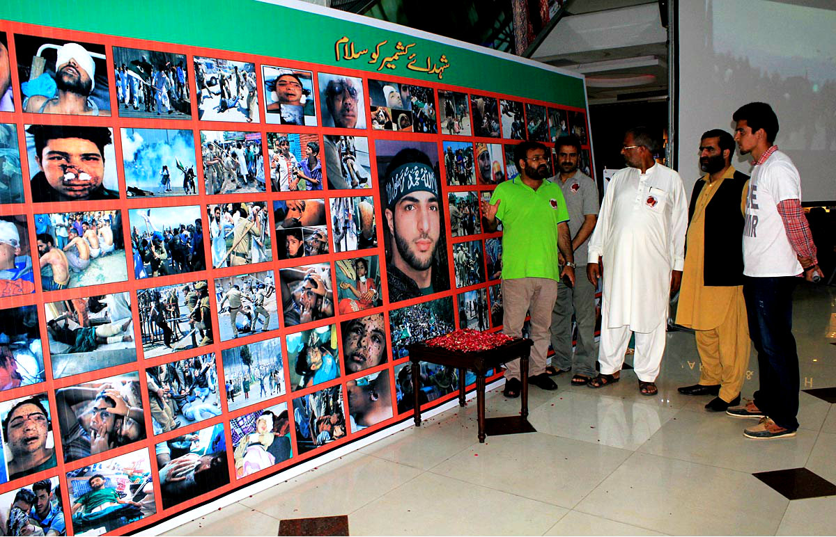 Islamabad:Kashmir Pictures Displayed During Exhibition Organized By Hurriyat Conference